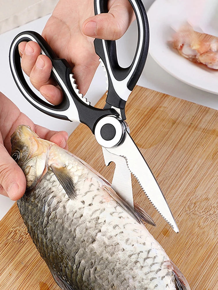Multifunctional kitchen scissors